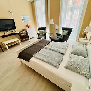  Apartment Academy - Elegant Place Next To The Parliament Hungary